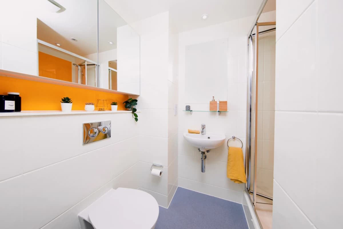 Silver Ensuite