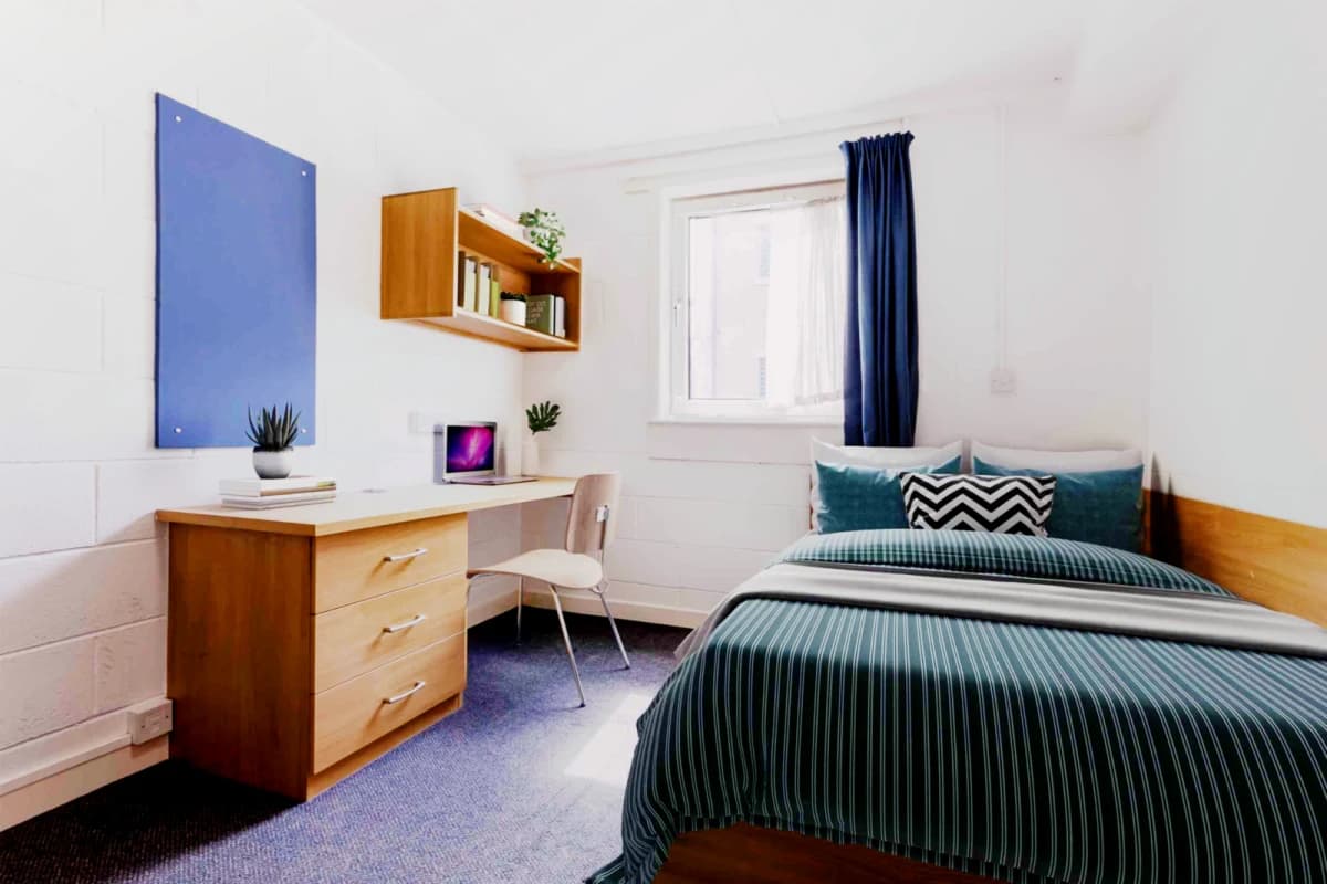 Non Ensuite-Platinum