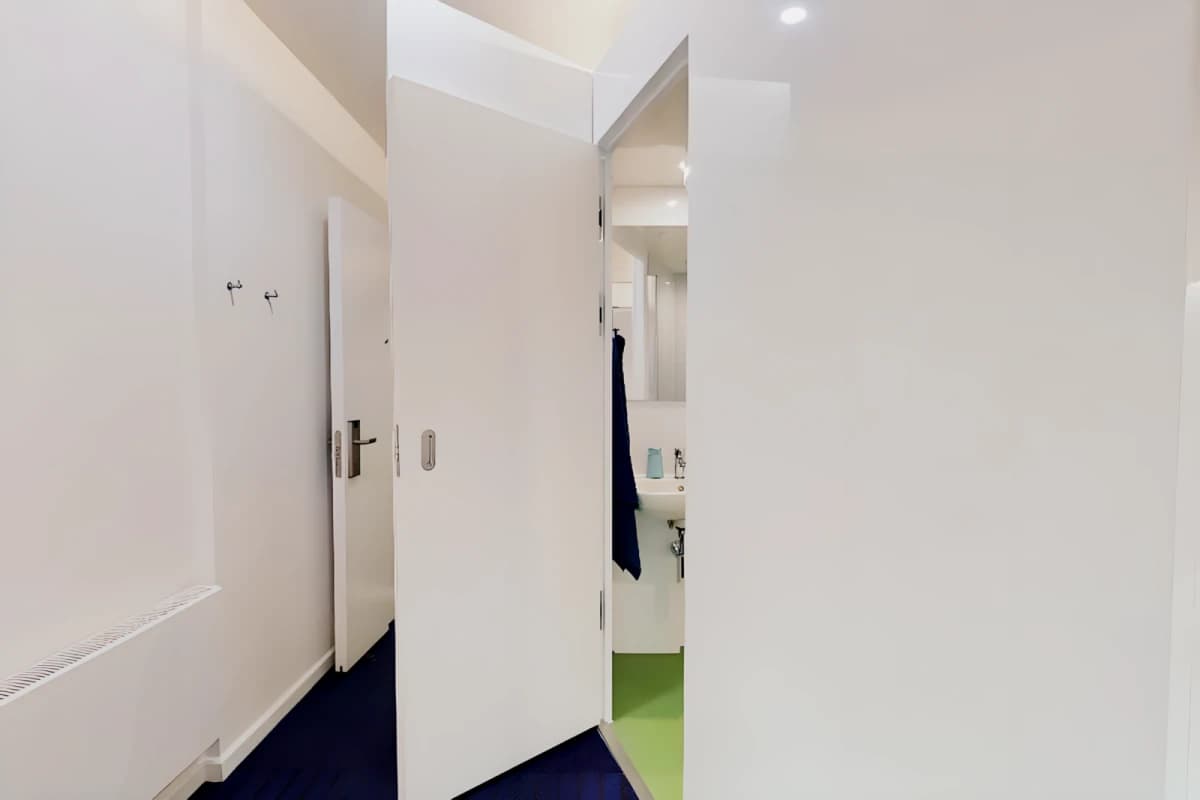 Gob Brighton Residence image