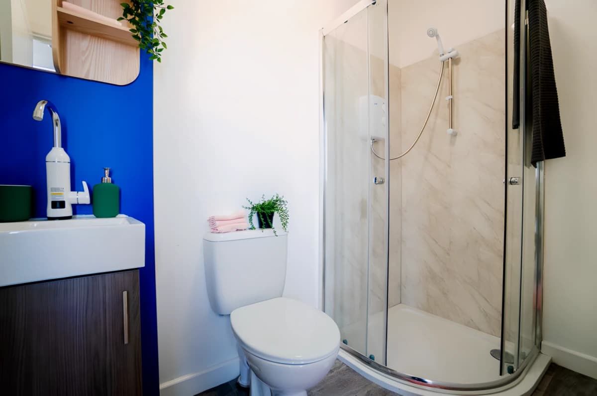 Standard en-suite