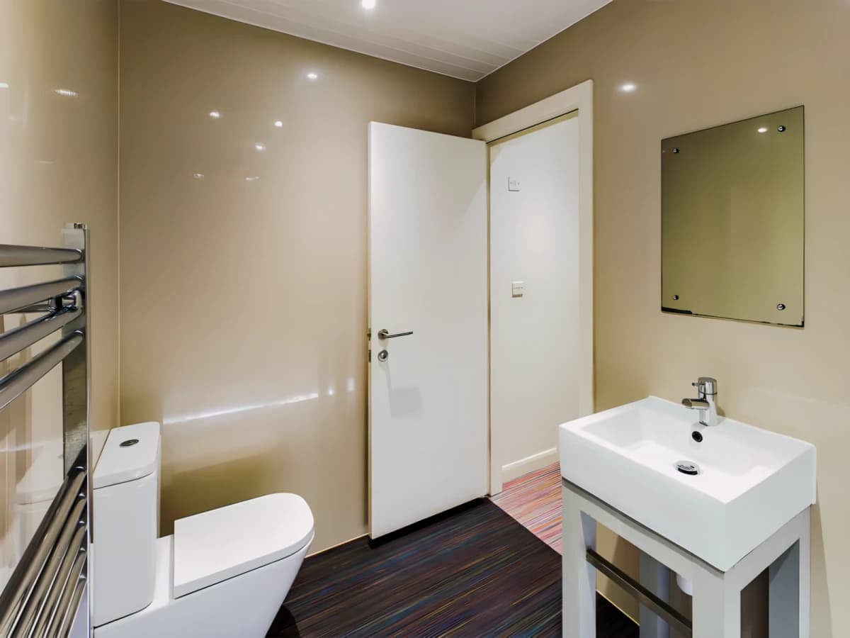 5 Bed 1 Bath