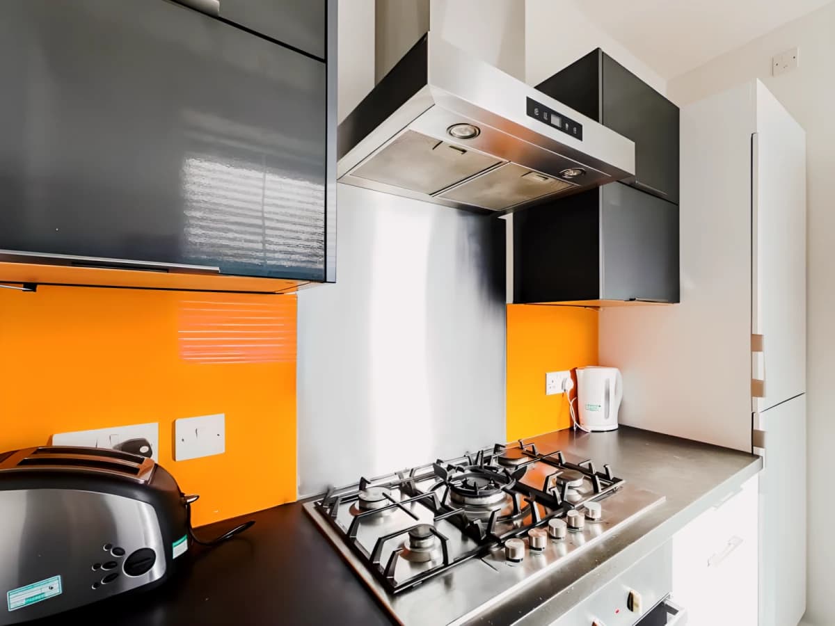 5 Bed 1 Bath