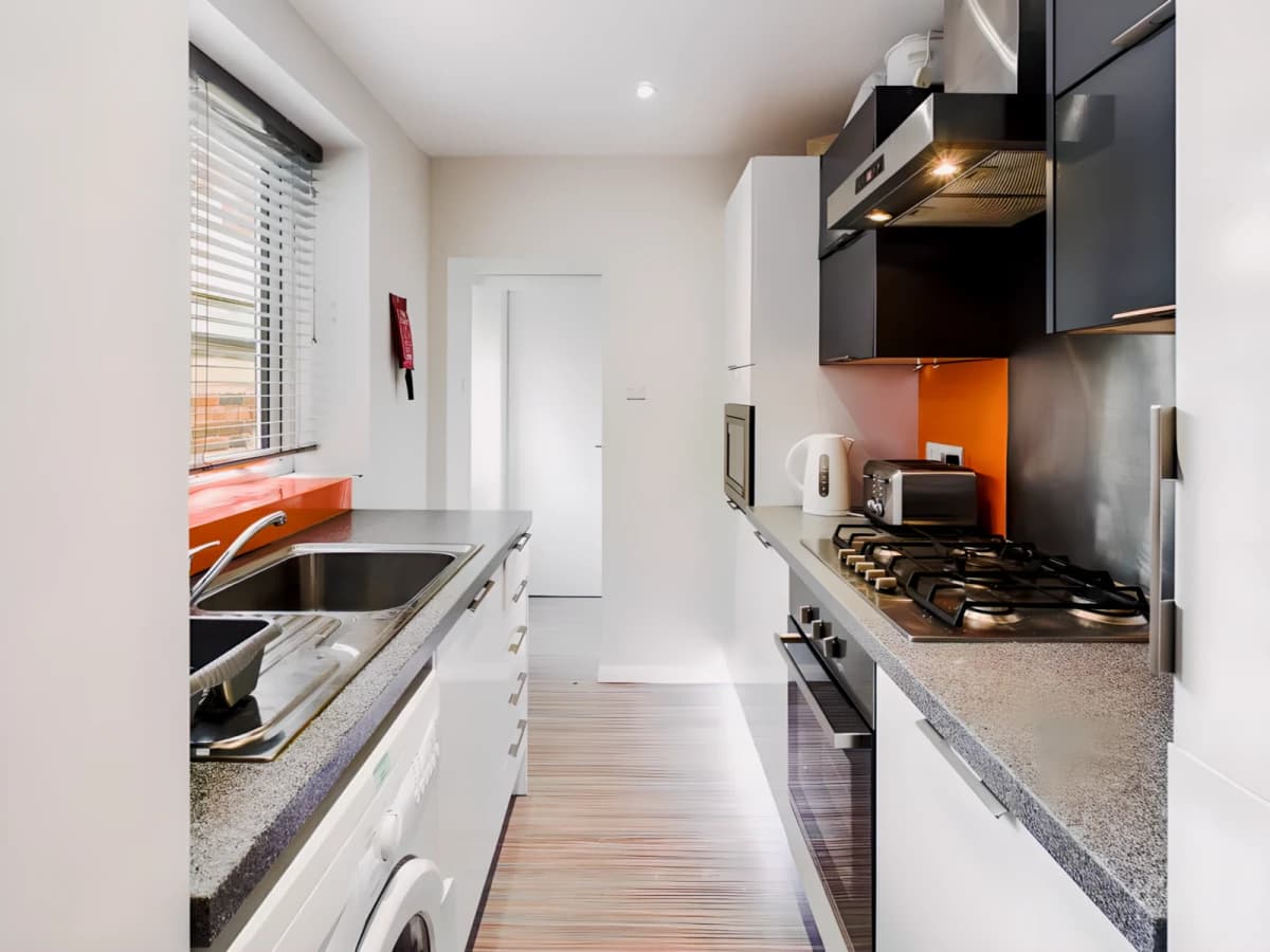 5 Bed 1 Bath