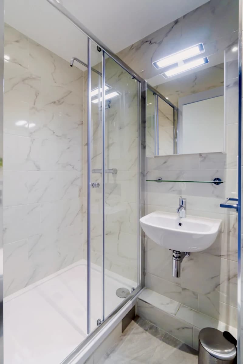 Bronze Ensuite
