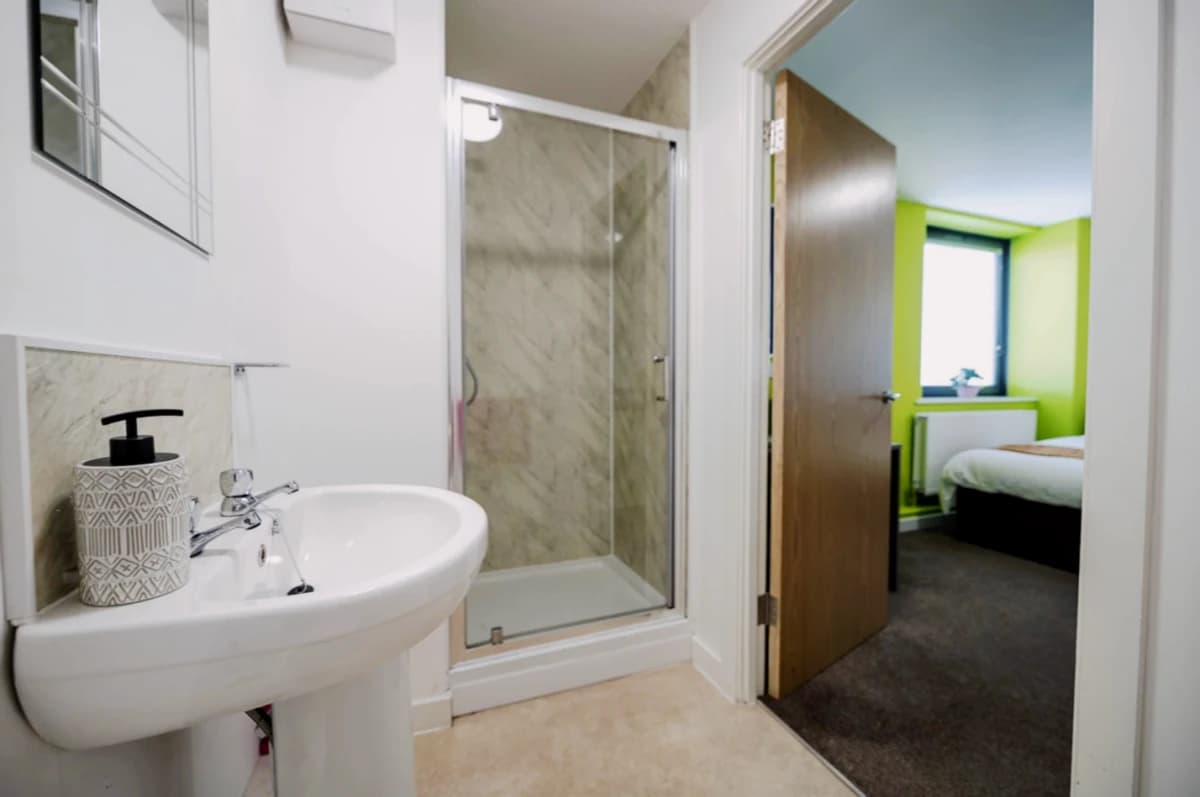 Premium Studio (Sealed Windows)
