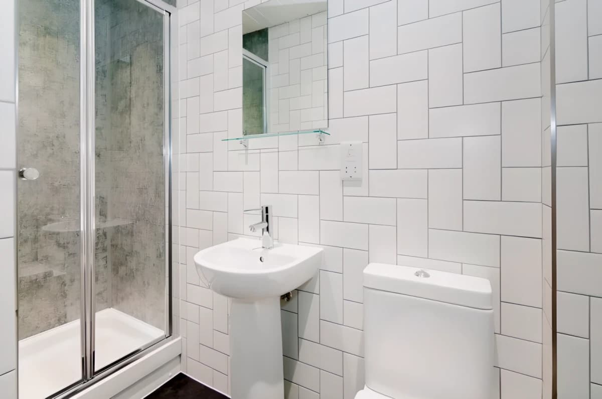 5 Bedrooms 2 bathroom