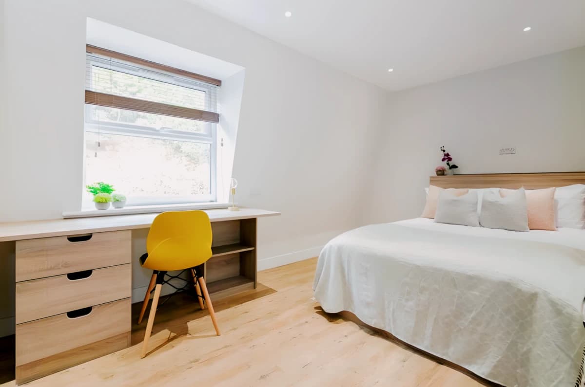 5 Bedrooms 2 bathroom