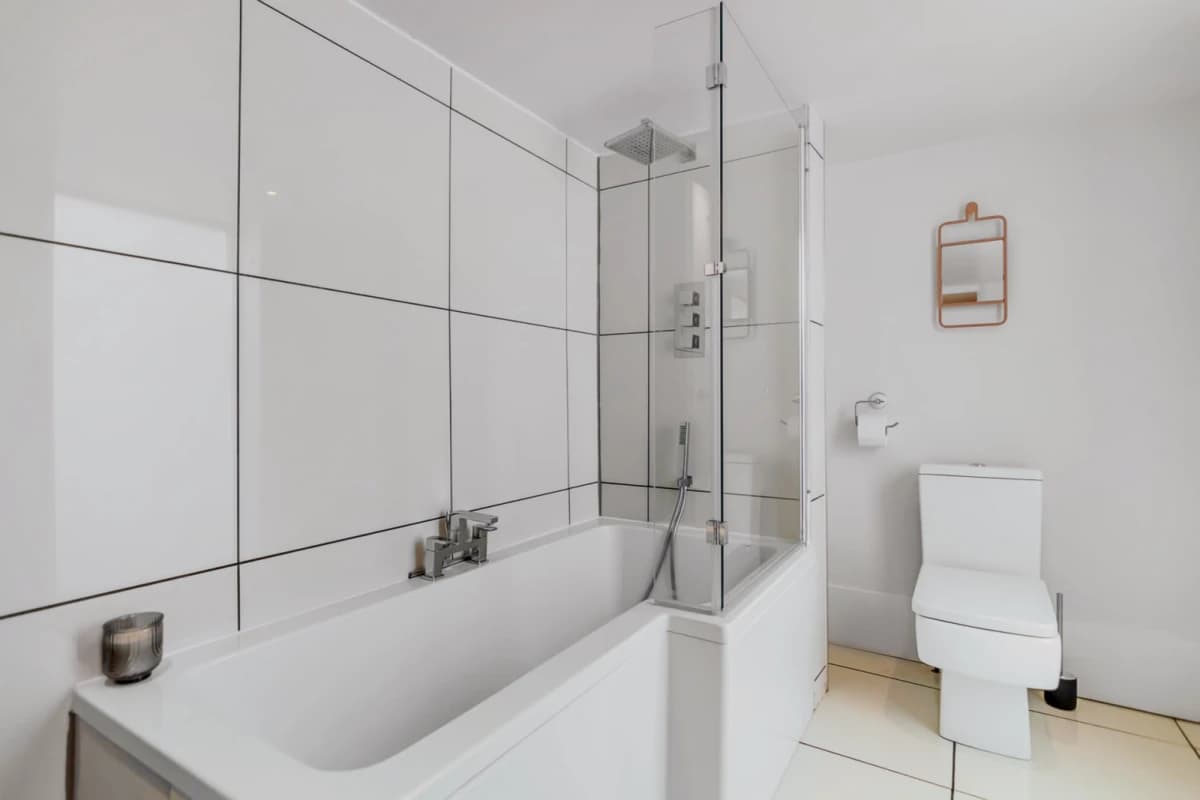 1 Bedrooms 1 Bathroom