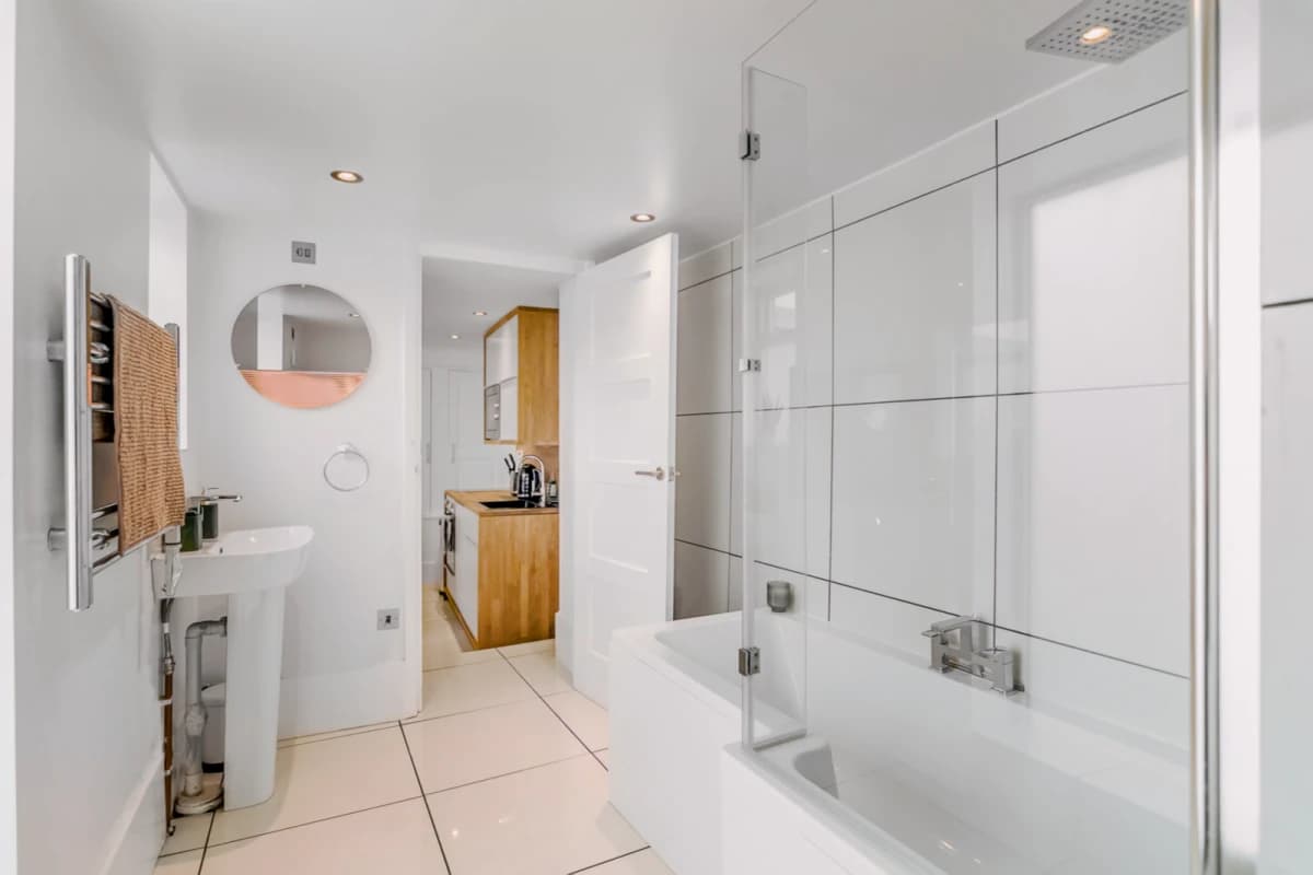 1 Bedrooms 1 Bathroom