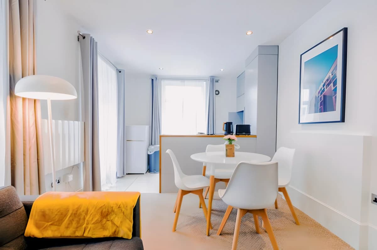 1 Bedrooms 1 Bathroom