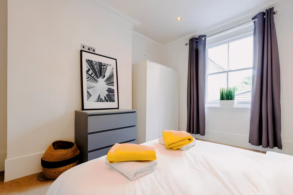 1 Bedrooms 1 Bathroom