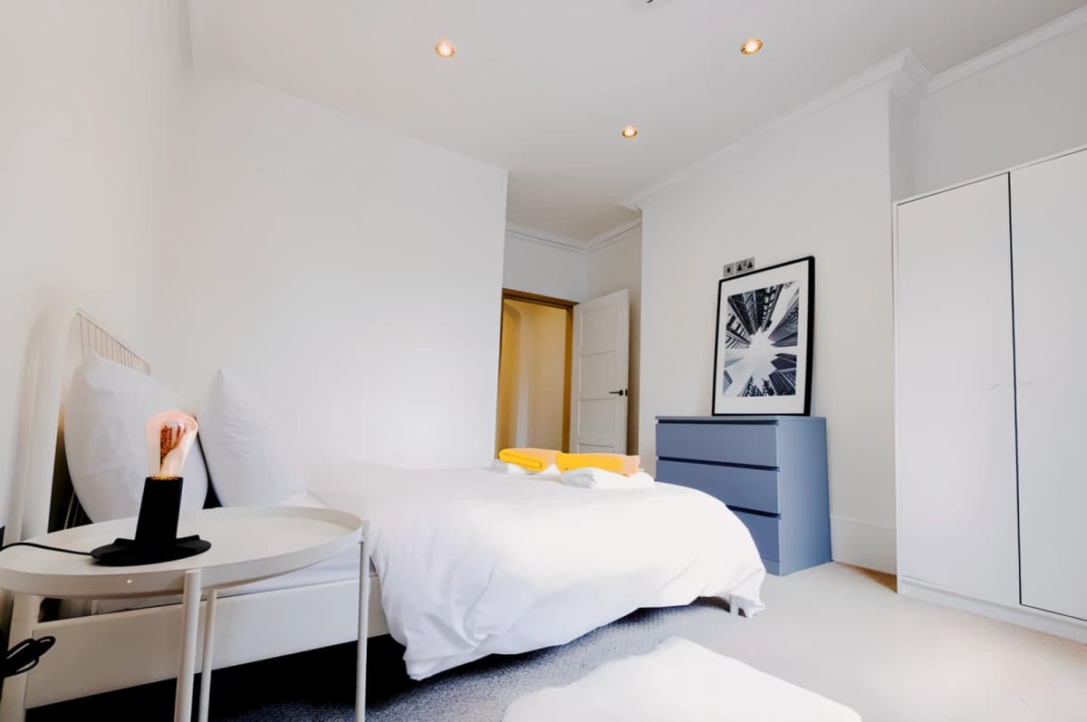 1 Bedrooms 1 Bathroom