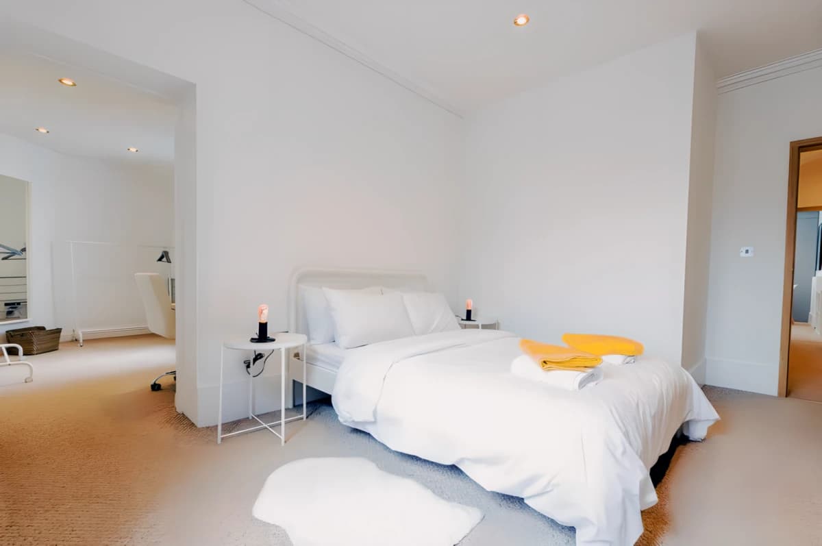 1 Bedrooms 1 Bathroom
