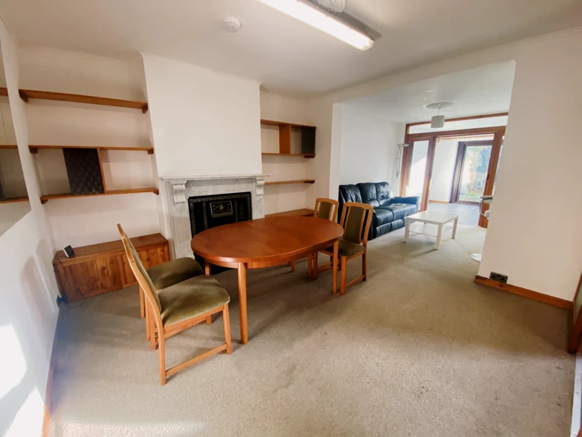 4 bed 2 bath