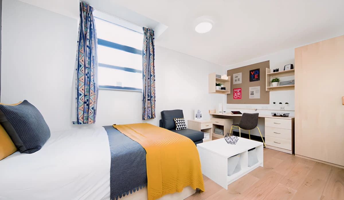 Magnet Court image