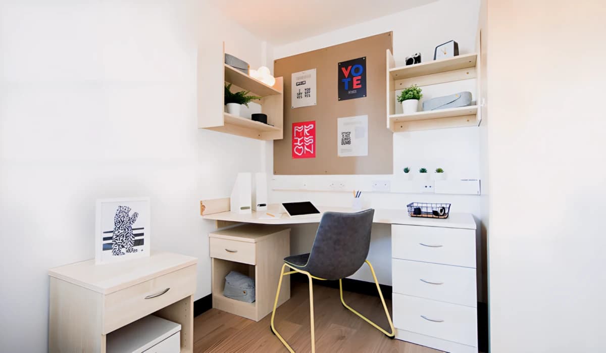 Magnet Court image