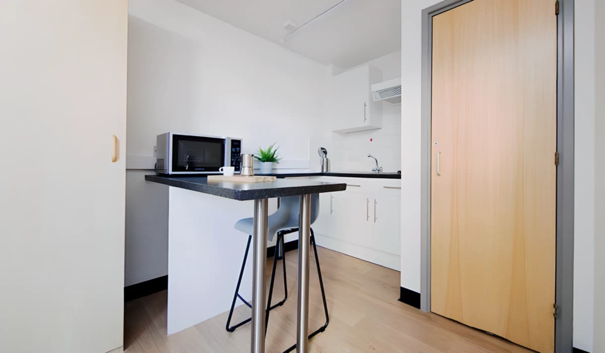 Magnet Court image