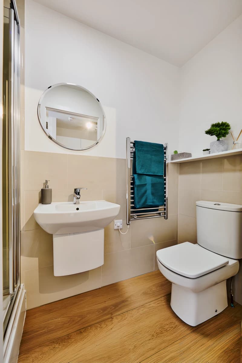 Upperton Road image