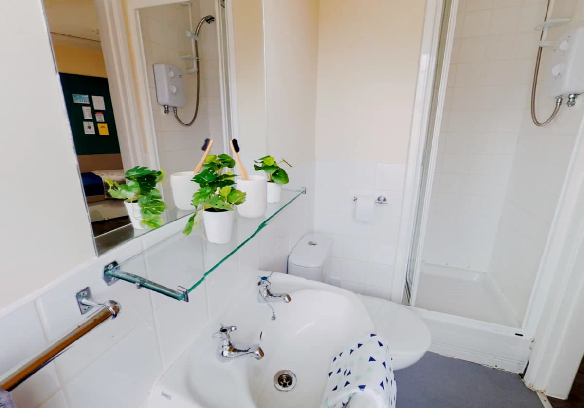Bronze En Suite Single