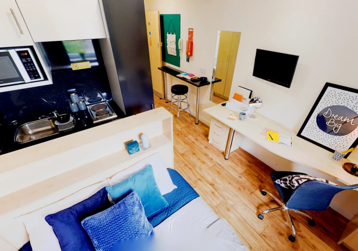 Bronze Studio