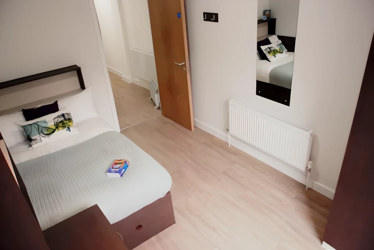 Silver Apartment room