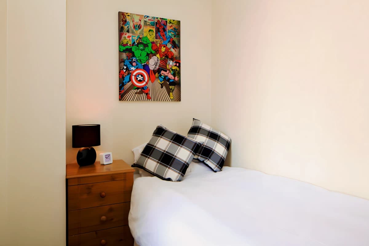 Standard 4-6 Bedroom En-Suite