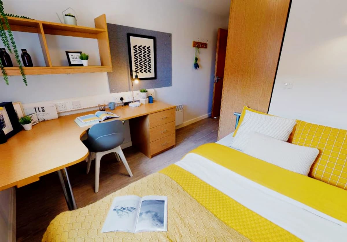 Bronze En Suite Plus