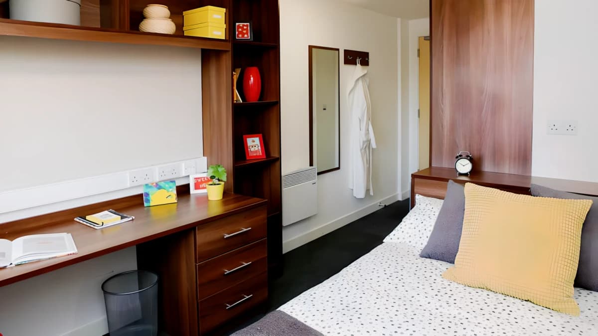 Large Double En-Suite