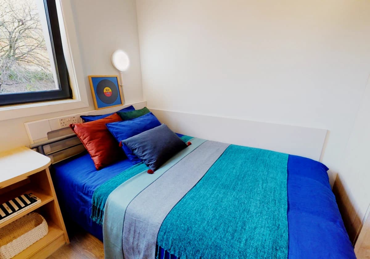 Silver En Suite Plus