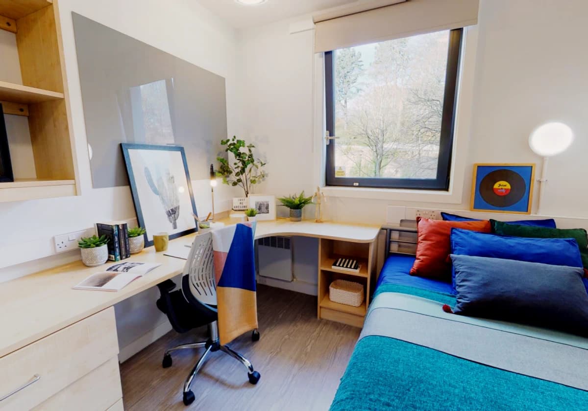 Silver En Suite Plus