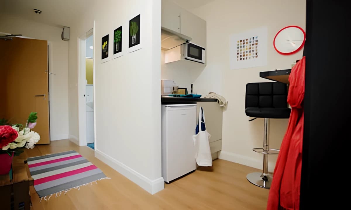 Apex Heights image