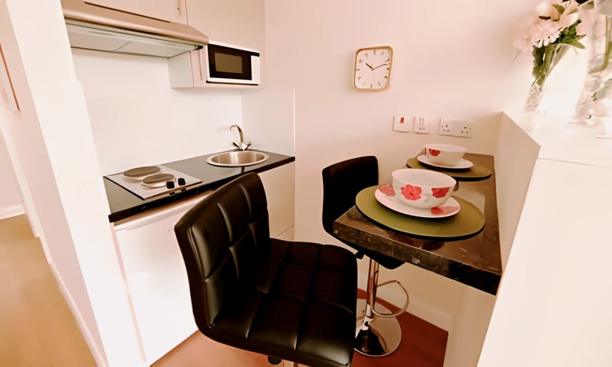 Apex Heights image