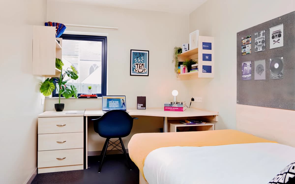 Classic En-suite Single