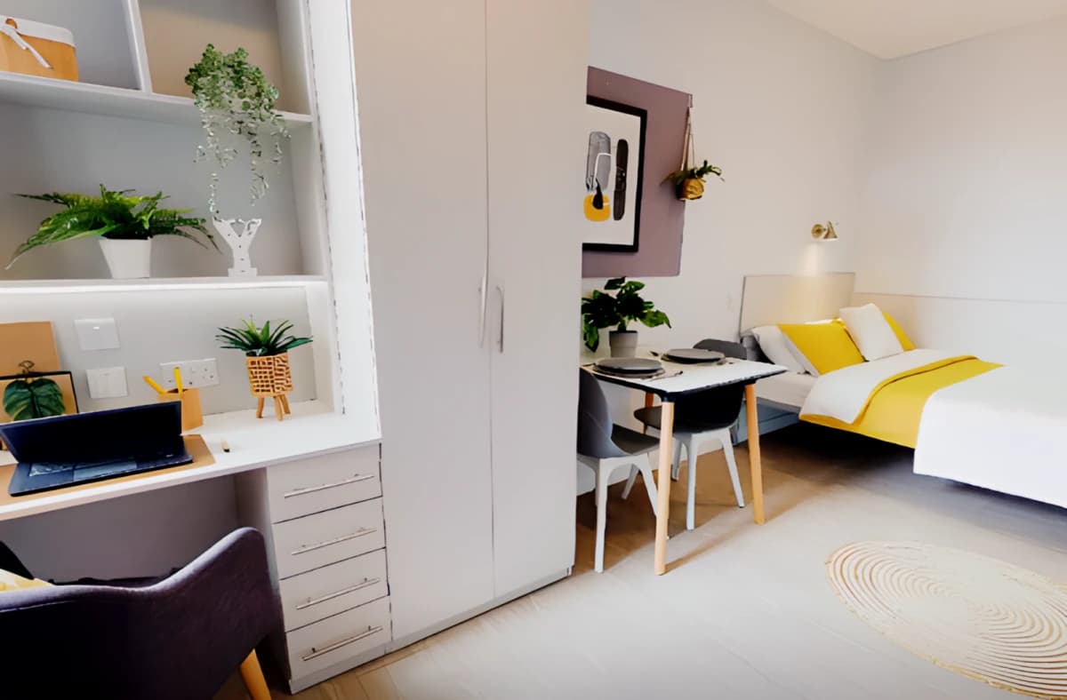 iQ Newland House image