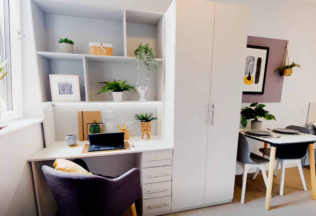 iQ Newland House image