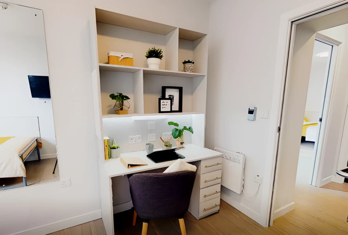 iQ Newland House image