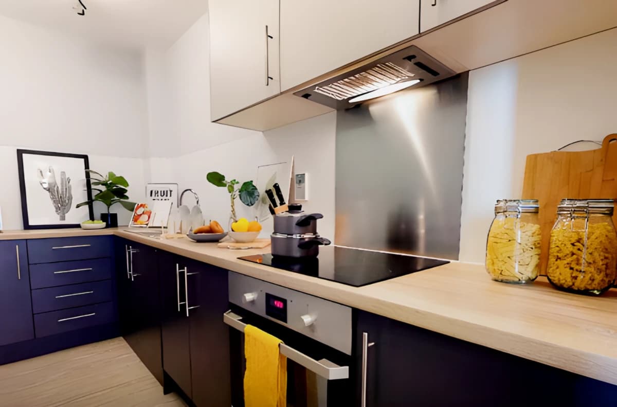 iQ Newland House image