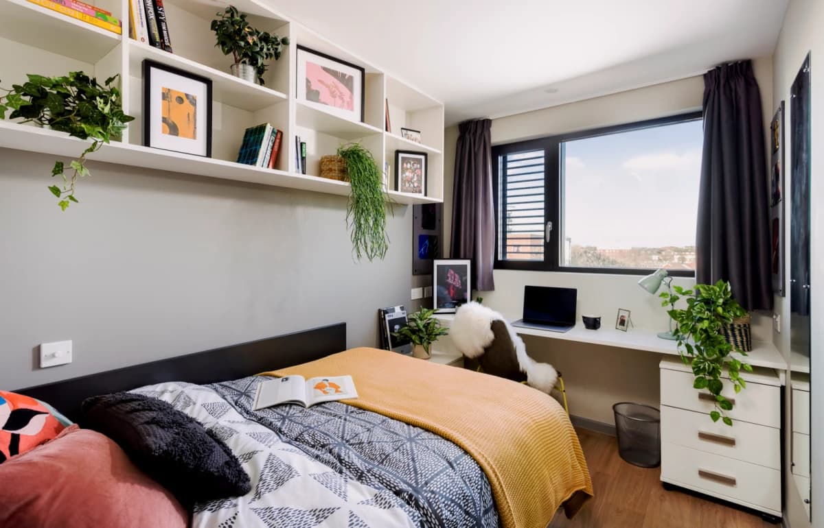 Medium Ensuite