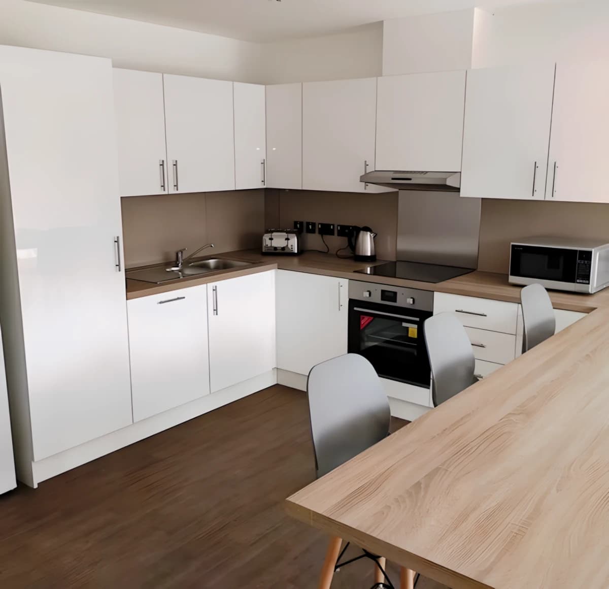 Ensuite Silver - City View