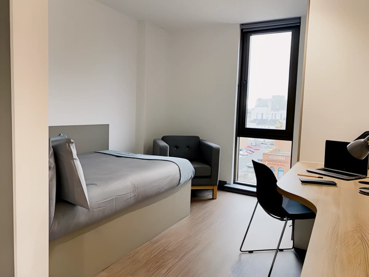 Ensuite gold - city view (upper floors)