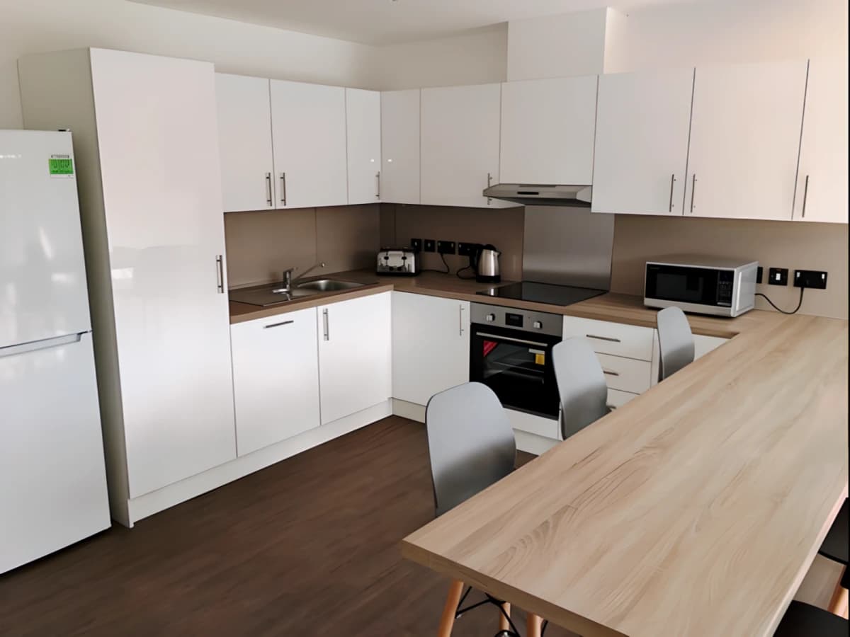 Ensuite gold - city view (upper floors)