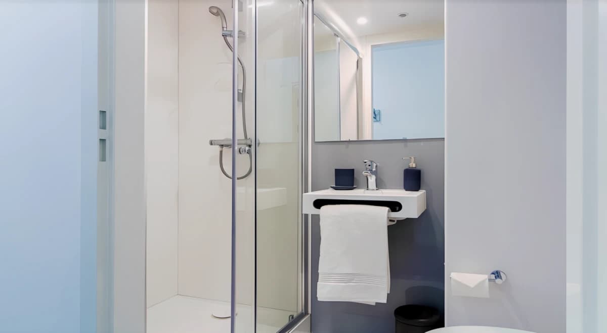 Large Premium En-Suite