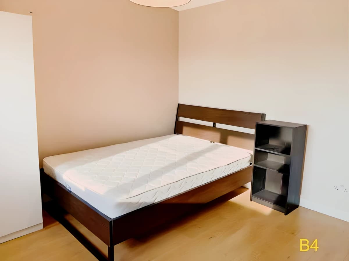 4 bedrooms 2 bathrooms