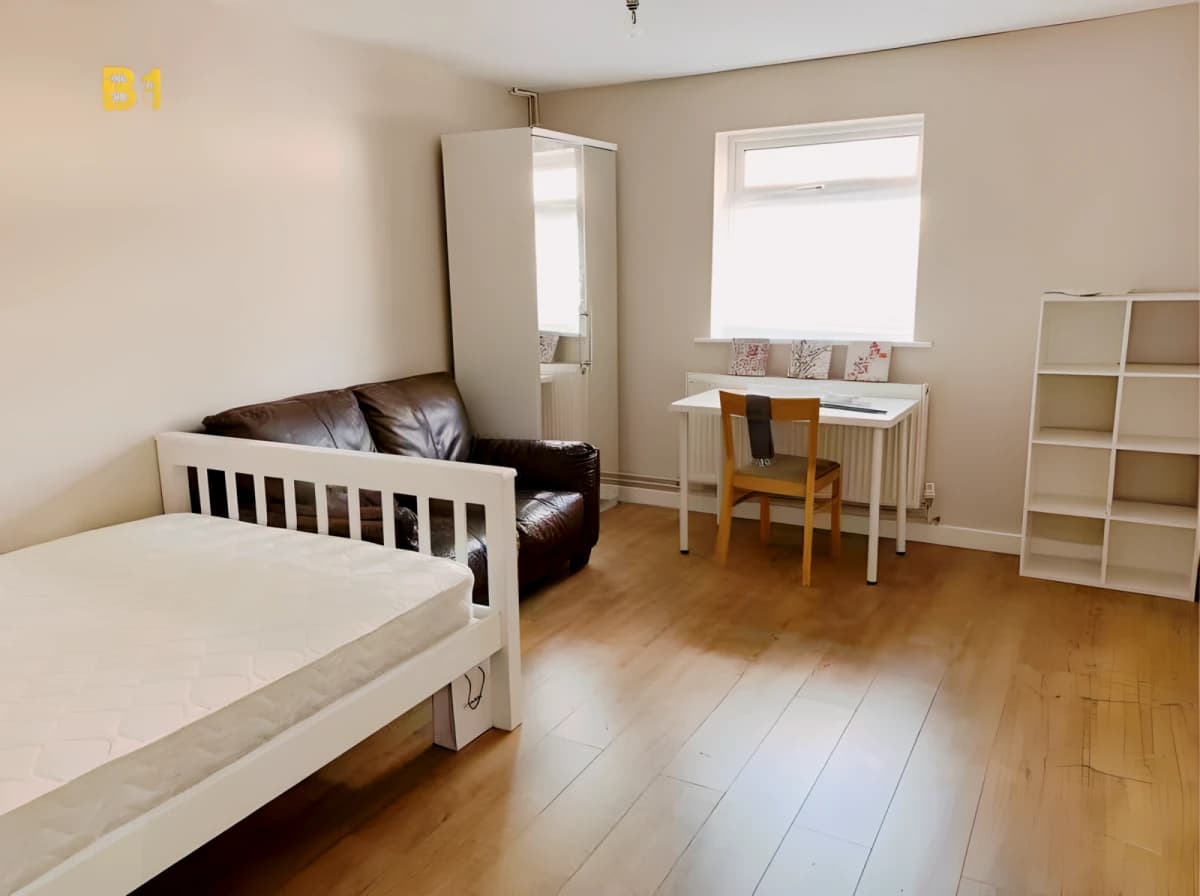 4 bedrooms 2 bathrooms