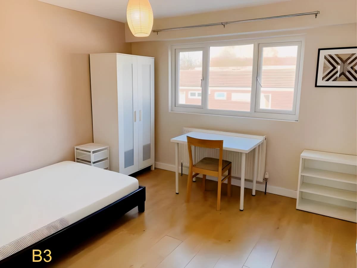 4 bedrooms 2 bathrooms
