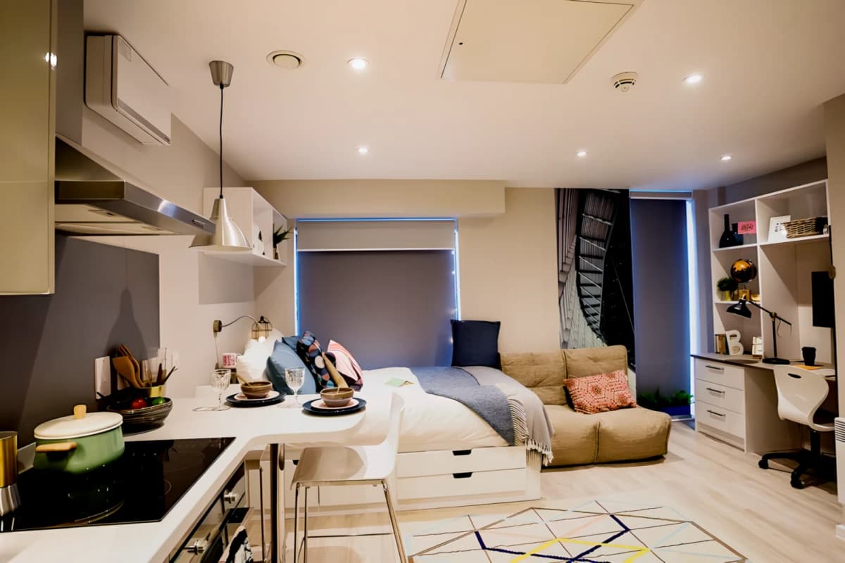 9 De Montfort Mews image