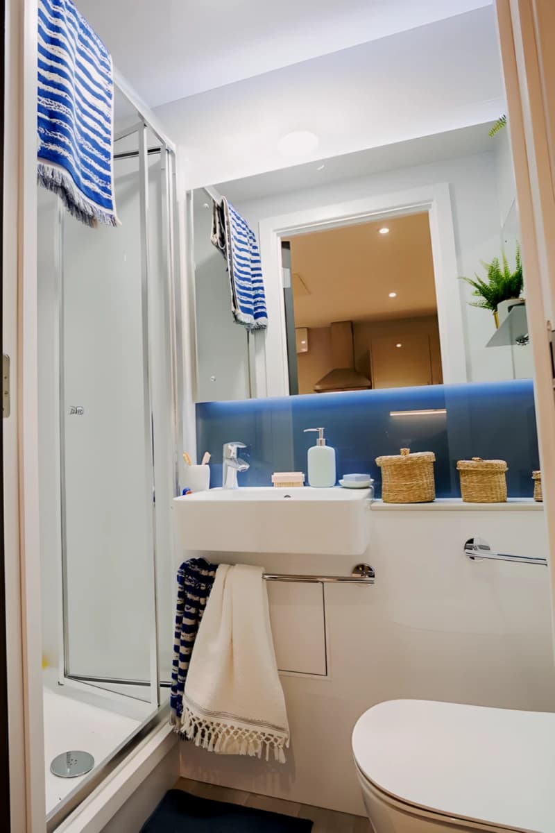 9 De Montfort Mews