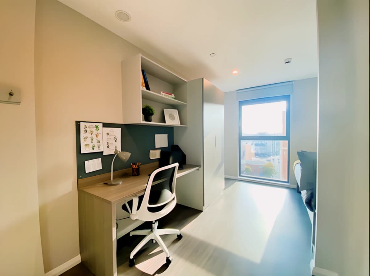 Ensuite Silver - Accessible