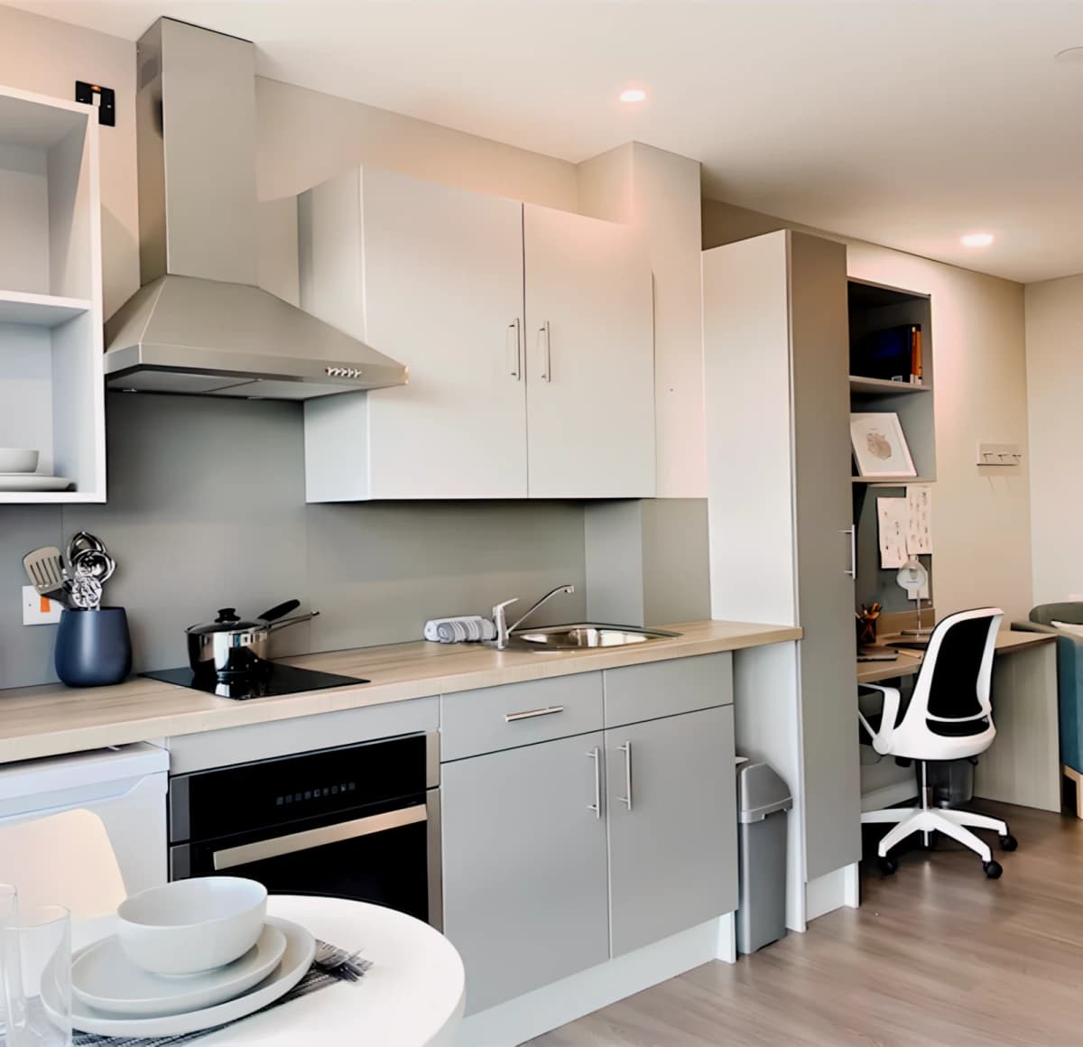 Studio Bronze - Accessible