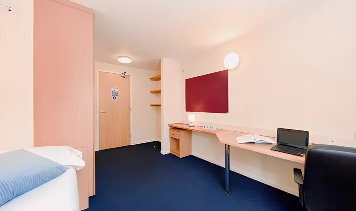 Ensuite - Gold